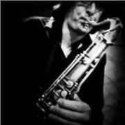 Se dan clases de saxo flauta y clarinete, clasico y jazz